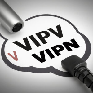 En este artículo vamos a hablar sobre qué es un dispositivo VPN, una herramienta crucial en la protección de la privacidad y la seguridad en línea. Un dispositivo VPN es un equipo que se utiliza para establecer una conexión segura y encriptada a través de internet, lo que permite a los usuarios navegar por la red de manera anónima y segura. Descubre cómo funciona y cuáles son sus principales características en este artículo.